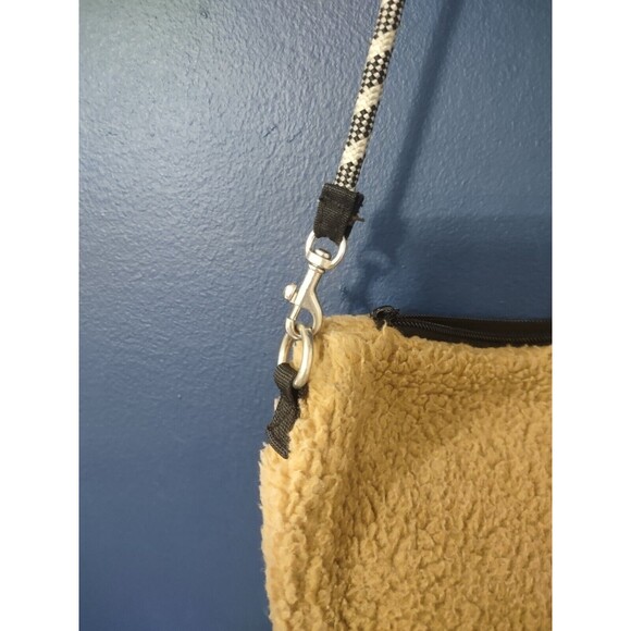 Kavu "So Fleecy" Crossbody Brown Fuzzy Sherpa Soft Purse Bag Pocket Carryall - Picture 6 of 7